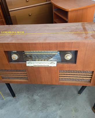 Radio d’epoca funzionante con mobile