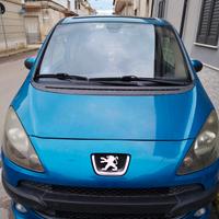 Peugeot 1007 1.6 benzina 2005 automatica