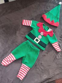 Completo da elfo di natale.