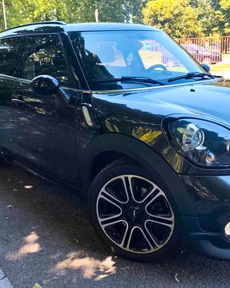 MINI Countryman S R 60 John Cooper Works (JCW)