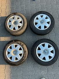 4 gomme 4 stagioni 165/70 R14 con cerchi VW Golf