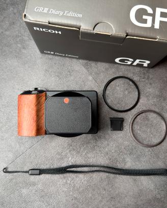 Ricoh GR III Diary Edition - Kit completo & Altro