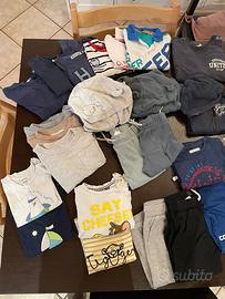 Stock abbigliamento per gemelli maschi