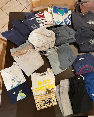 Stock abbigliamento per gemelli maschi