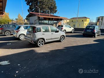 Locale C1 fronte stradale