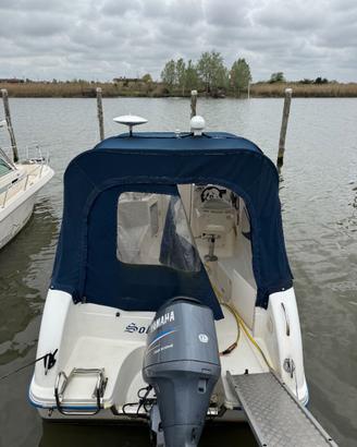 Barca Saver 650 Cabin con motore Yamaha 150 cv