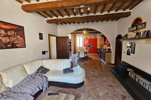 Appartamento di 160 mq con 4 camere. U/1072