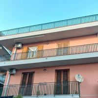 Aci trezza: 3 vani + posto auto (a reddito)