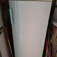 congelatore verticale a cassetti