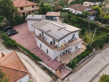 Cessione B&B avviato – 10 camere + appartamento