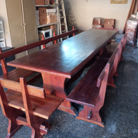 Tavolo da rustico o cucina ampia