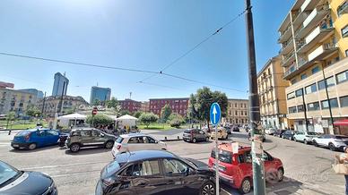 Piazza Nazionale - ampio app.to LUMINOSO