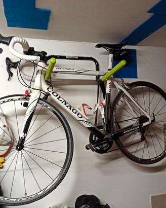 bici da corsa Colnago in carbonio