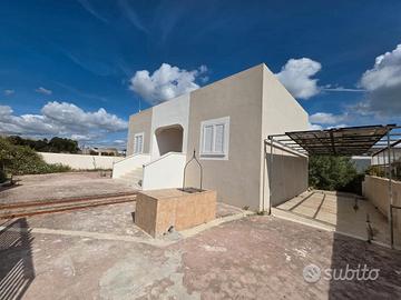 Triscina "villetta a pochi passi dal mare