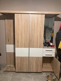 Guardaroba ingresso con specchio