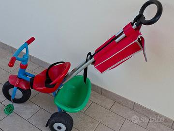 triciclo con pedali rosso