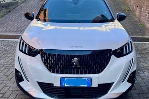 PEUGEOT 2008 GT LINE