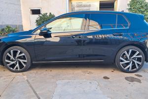 VOLKSWAGEN GOLF VIII 2.0 TDI STYLE 115CV SCR DSG