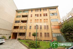 AMPIO TRILOCALE IN CENTRO CON BOX