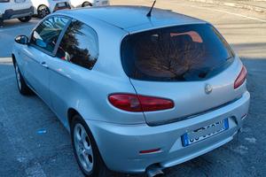 Alfa Romeo 147 berlina