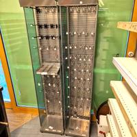 2 espositori ganci broche usati