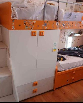 Cameretta per bambini letti castello e armadi