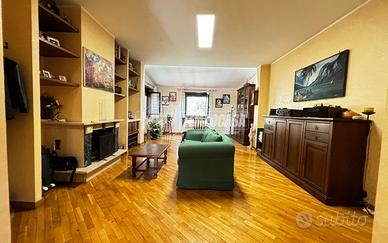 Appartamento a Roma Via Segrate 4 locali