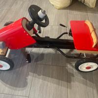 Macchina rossa in legno bambini