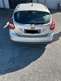Ford focus 1.6 120cv gpl