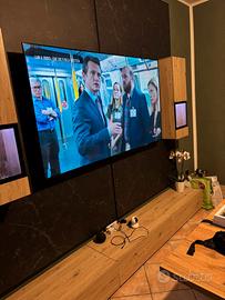 Parete Sala moderna con TV 75 pollici