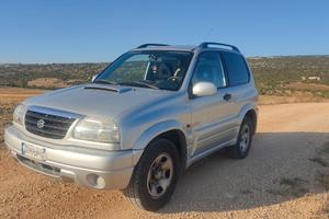 Suzuki Gran Vitara con gancio traino