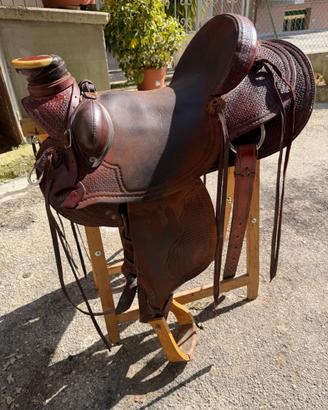 in blocco varia attrezzatura per cavalli
