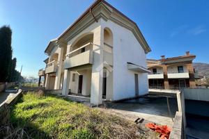 VILLA A SCHIERA A ISOLA VICENTINA