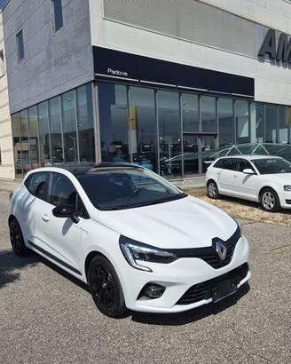 RENAULT Clio TCe 100 CV 5 porte Black Line