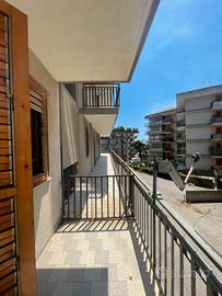 Acireale app.to 142 vani 5 +portico mq40 piano t