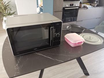 Forno a Microonde Whirlpool con accessori