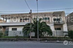 Intero stabile 700mq a Fiumefreddo di Sicilia