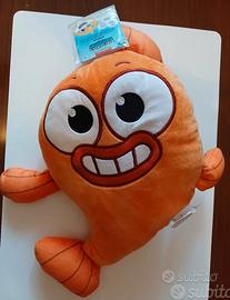 peluche interattivo William a forma di pescolino