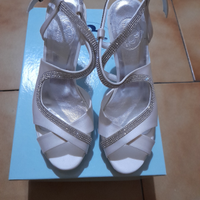Scarpe bianche da sposa