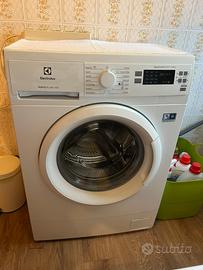 Lavatrice slim ELECTROLUX perfectCARE 600