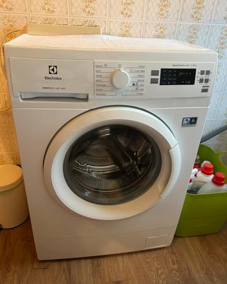 Lavatrice slim ELECTROLUX perfectCARE 600