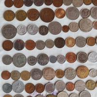 100 tipi di monete diverse da 50 stati diversi