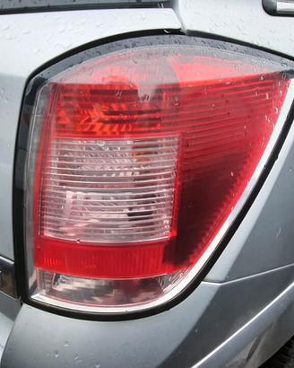 OPEL ASTRA STATION WAGON 2008 - STOP POSTERIORE DE
