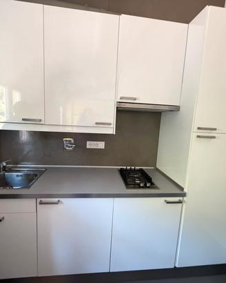 CUCINA IKEA CON FRIGORIFERO E PIANO COTTURA