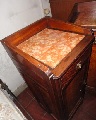 coppia comodini alti vintage inizio 900'