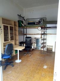 Locale deposito a Taranto