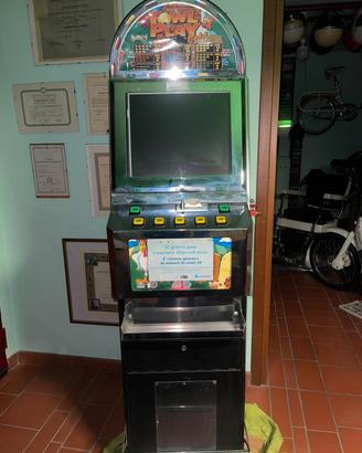 SLOT MACHINE "LEGGI BENE"
