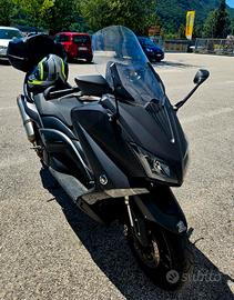Stupendo Yamaha T max 530!