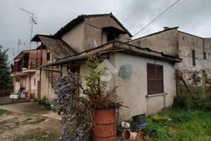 CASA SEMINDIPENDENTE A SAN VITO ROMANO