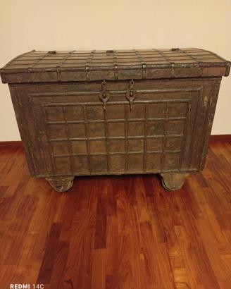 Baule indonesiano antico